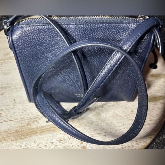 Kate Spade New York Mulberry Street Madelyne Crossbody Handbag Bag Purse Navy Bl - Picture 3 of 5